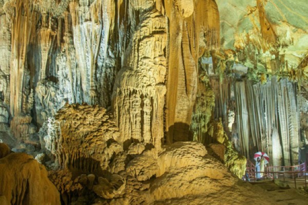Spectacular Tien Son Cave