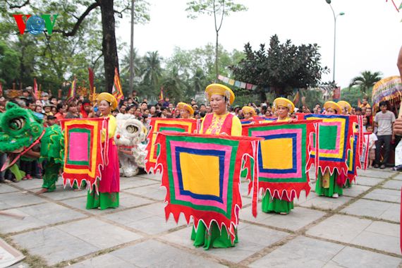 thay pagoda water puppetry