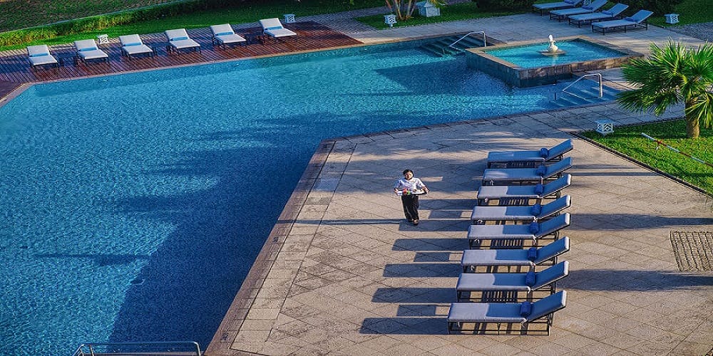 Luxury 14 Days VietNam Immersion Trip 20 AZLRH2017 Swimming Pool Staff 90