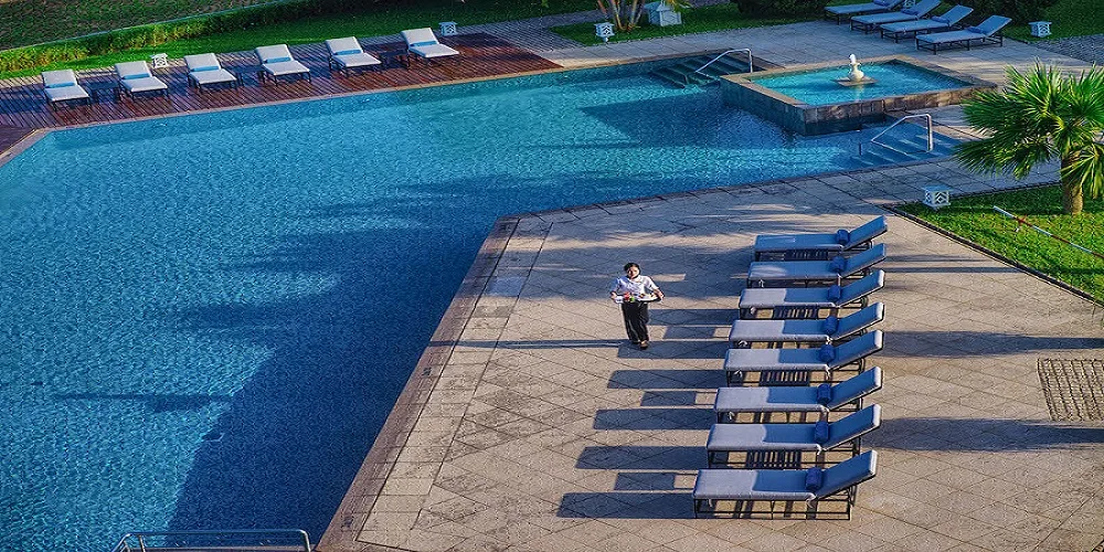 Luxury 14 Days VietNam Immersion Trip 20 AZLRH2017 Swimming Pool Staff 90