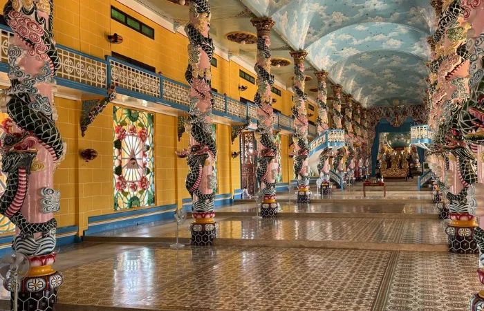 Cao Dai Temple & Cu Chi Tunnels Tour