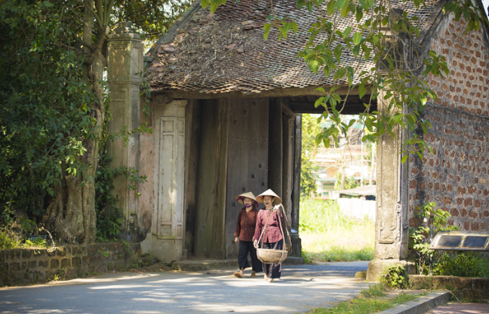 Discover Duong Lam Ancient Village Day Tour