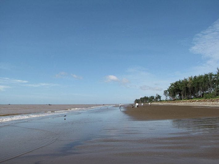 Ba Dong Beach With Picturesque Beauty In Tra Vinh 2 badong2