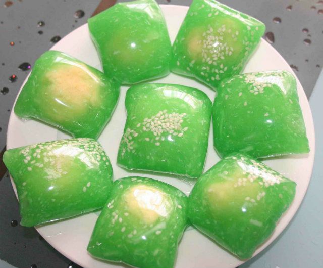 “Banh Phu The”– Vietnamese Conjugal Cake 1 banhphuthe1