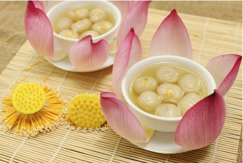 Tea With Longan And Lotus Seed 1 che1