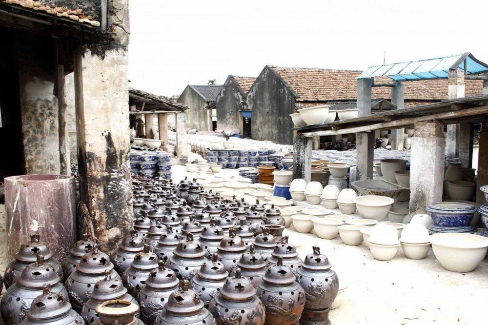 Bat Trang Pottery Village: A Must - See In Hanoi Culture Tours 1 gombt1