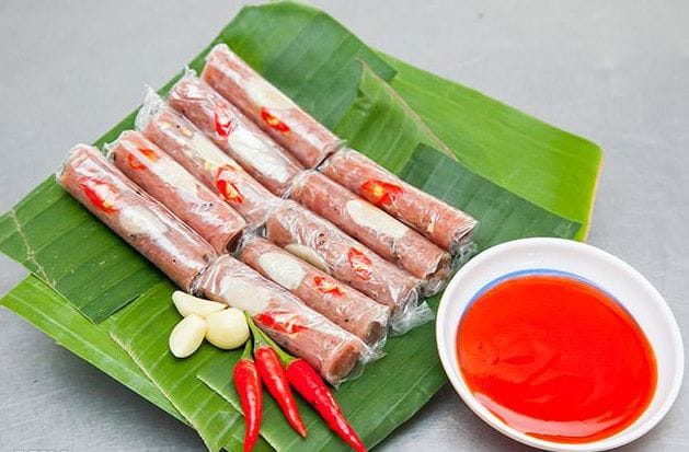 Nem Chua - Vietnamese Fermented Pork Roll 1 nemchua