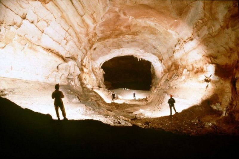Tien Son Cave: Unveiling A Hidden Gem In Phong Nha-Ke Bang 2 tien son 2