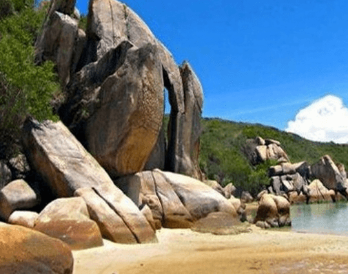 Van Phong Bay: Where Nature's Splendor Meets Unforgettable Experiences 2 van phong 1