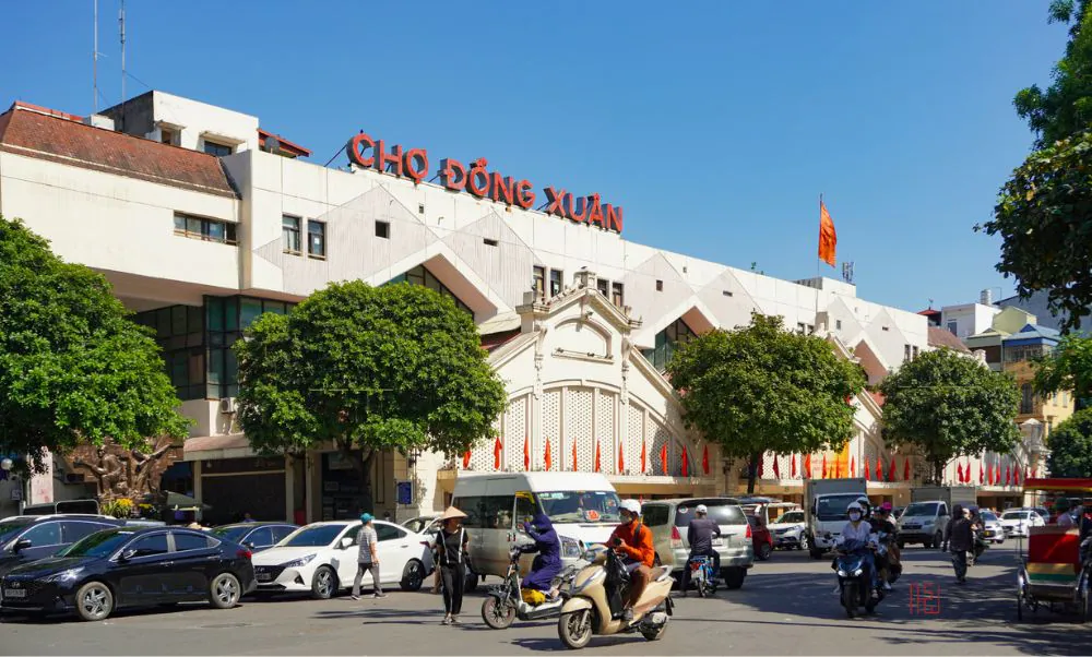 dong xuan market hanoi thumb.jpg